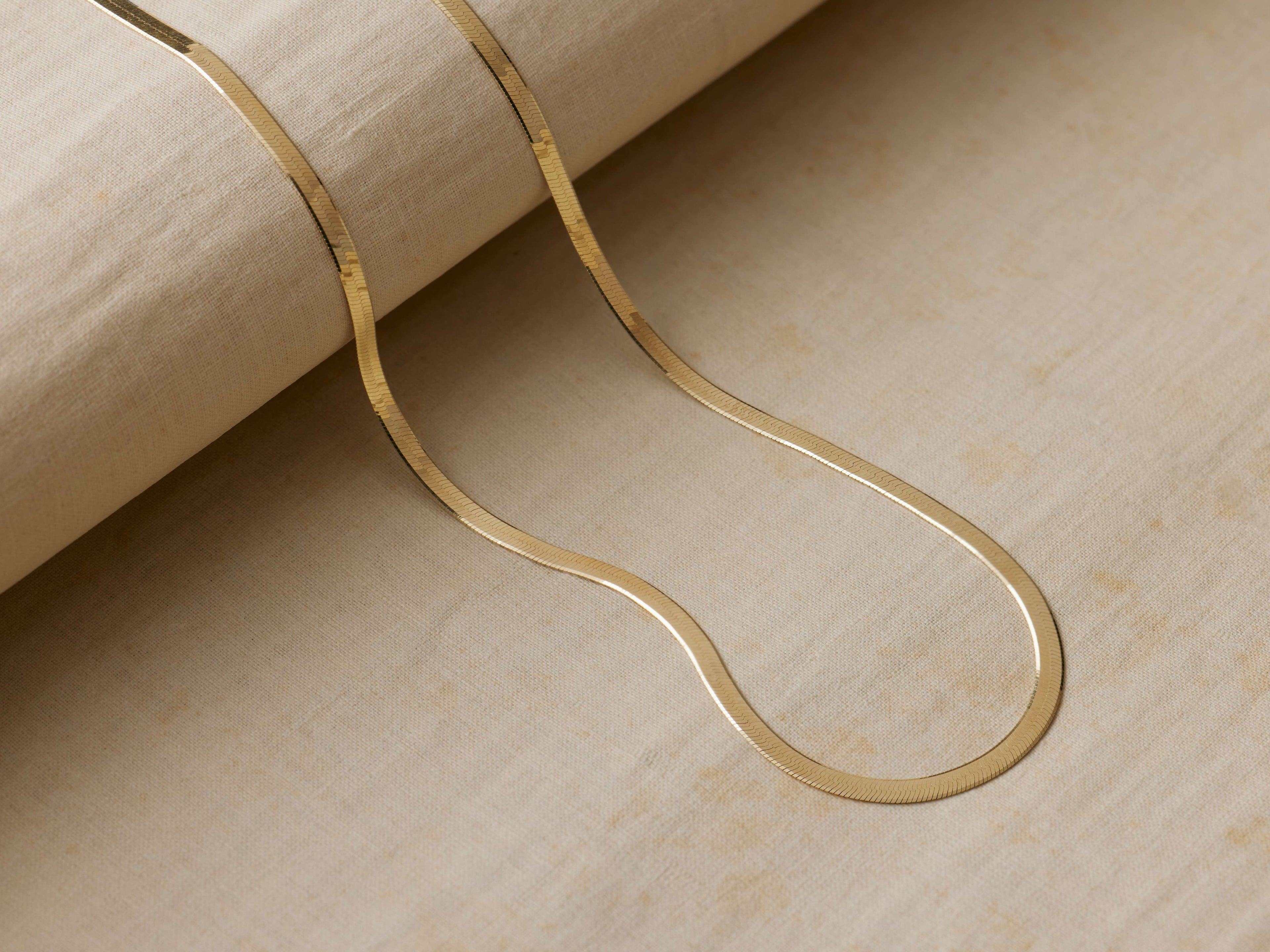 Sura Snake Chain Necklace